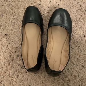 Black ballet flats